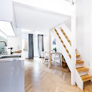 Dr Prenzlauer Berg Apartment Berlin